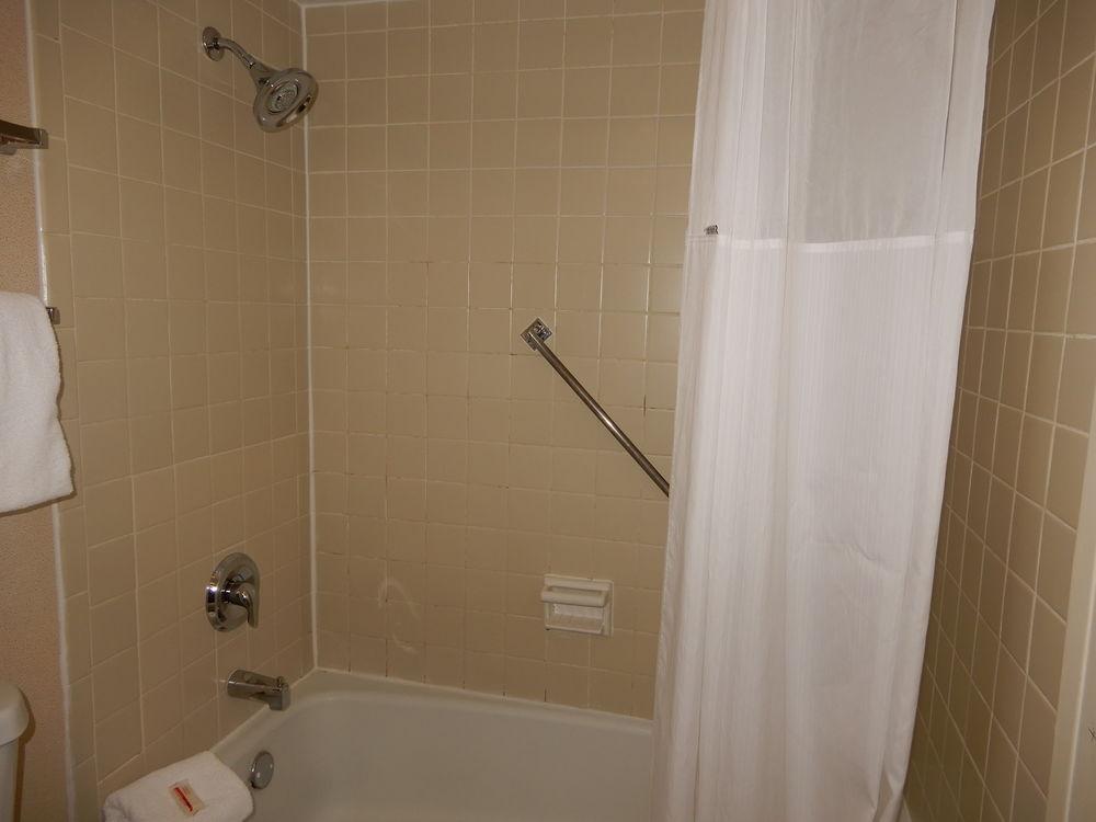 Clarion Hotel Milwaukee Airport Εξωτερικό φωτογραφία