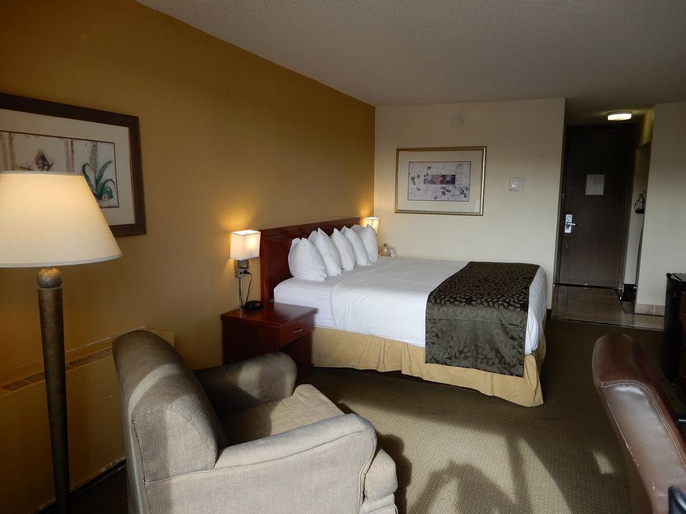 Clarion Hotel Milwaukee Airport Εξωτερικό φωτογραφία