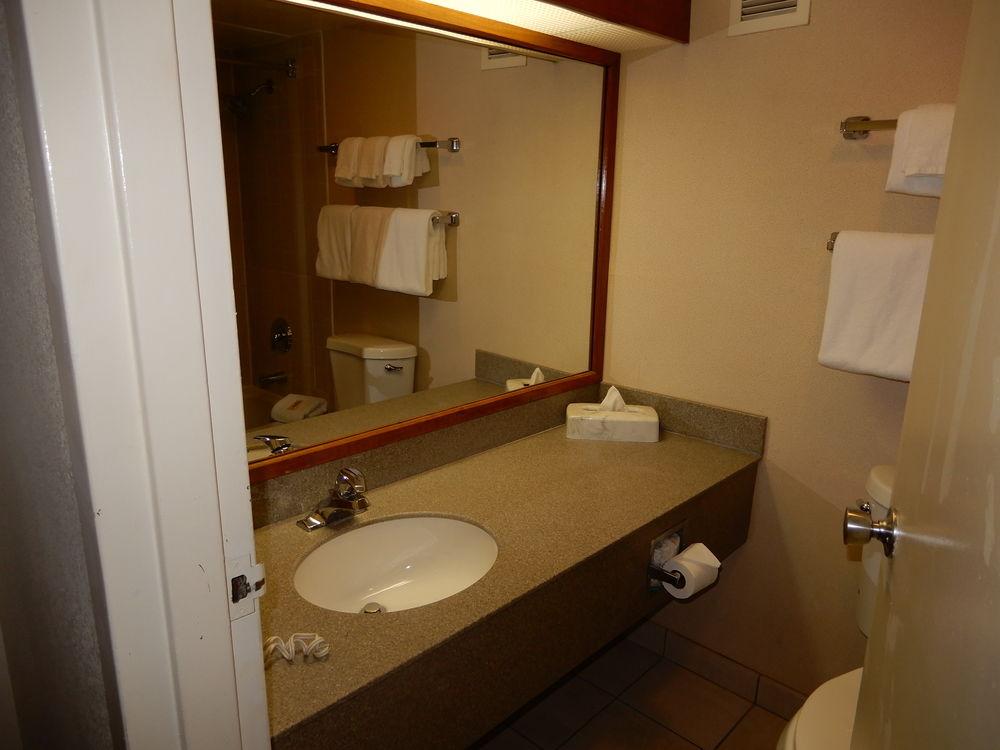 Clarion Hotel Milwaukee Airport Εξωτερικό φωτογραφία