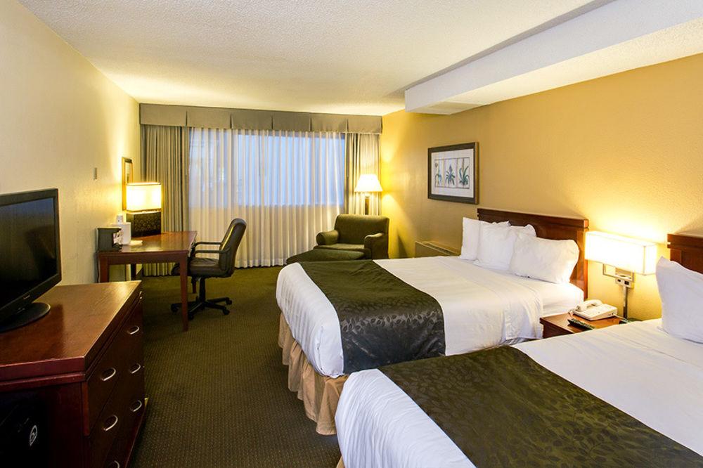 Clarion Hotel Milwaukee Airport Εξωτερικό φωτογραφία