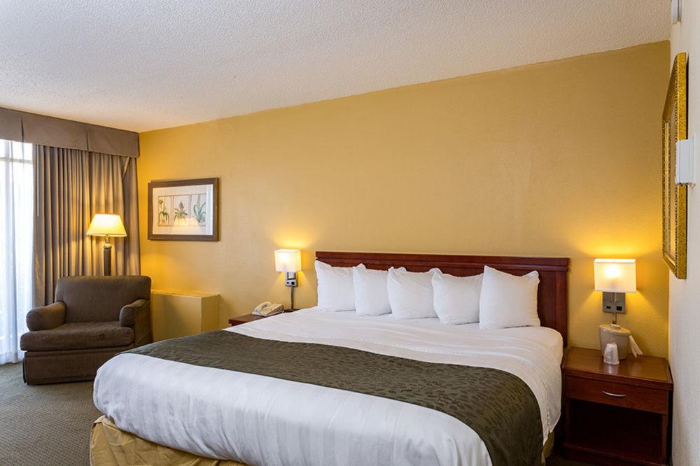Clarion Hotel Milwaukee Airport Εξωτερικό φωτογραφία