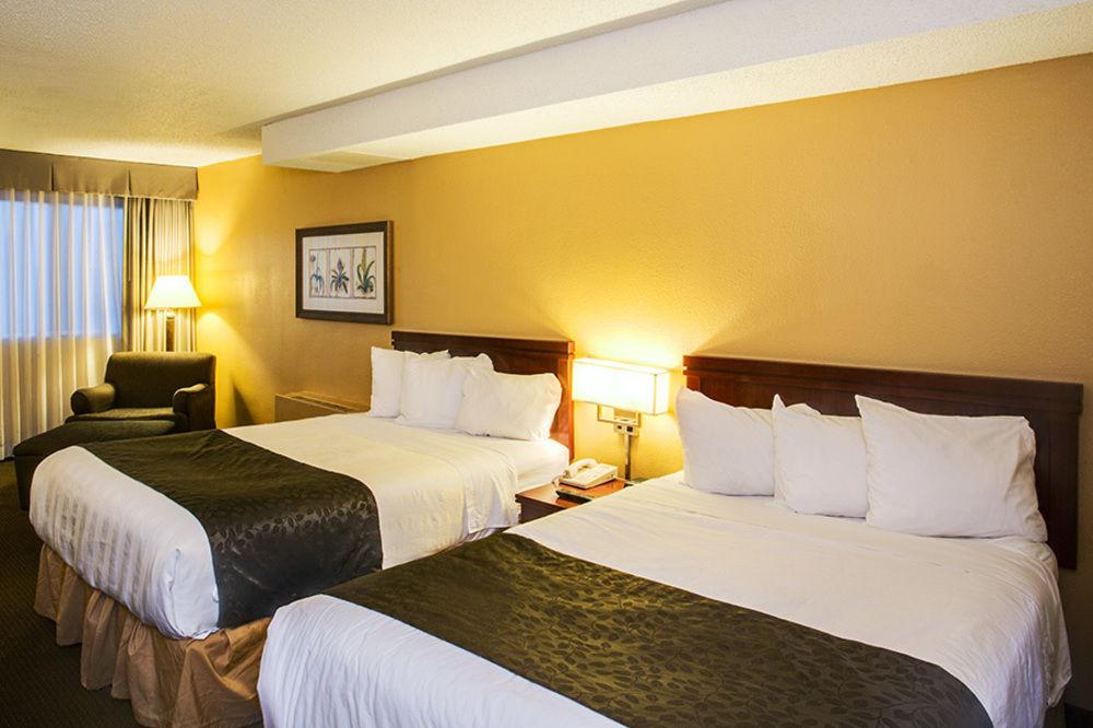 Clarion Hotel Milwaukee Airport Εξωτερικό φωτογραφία