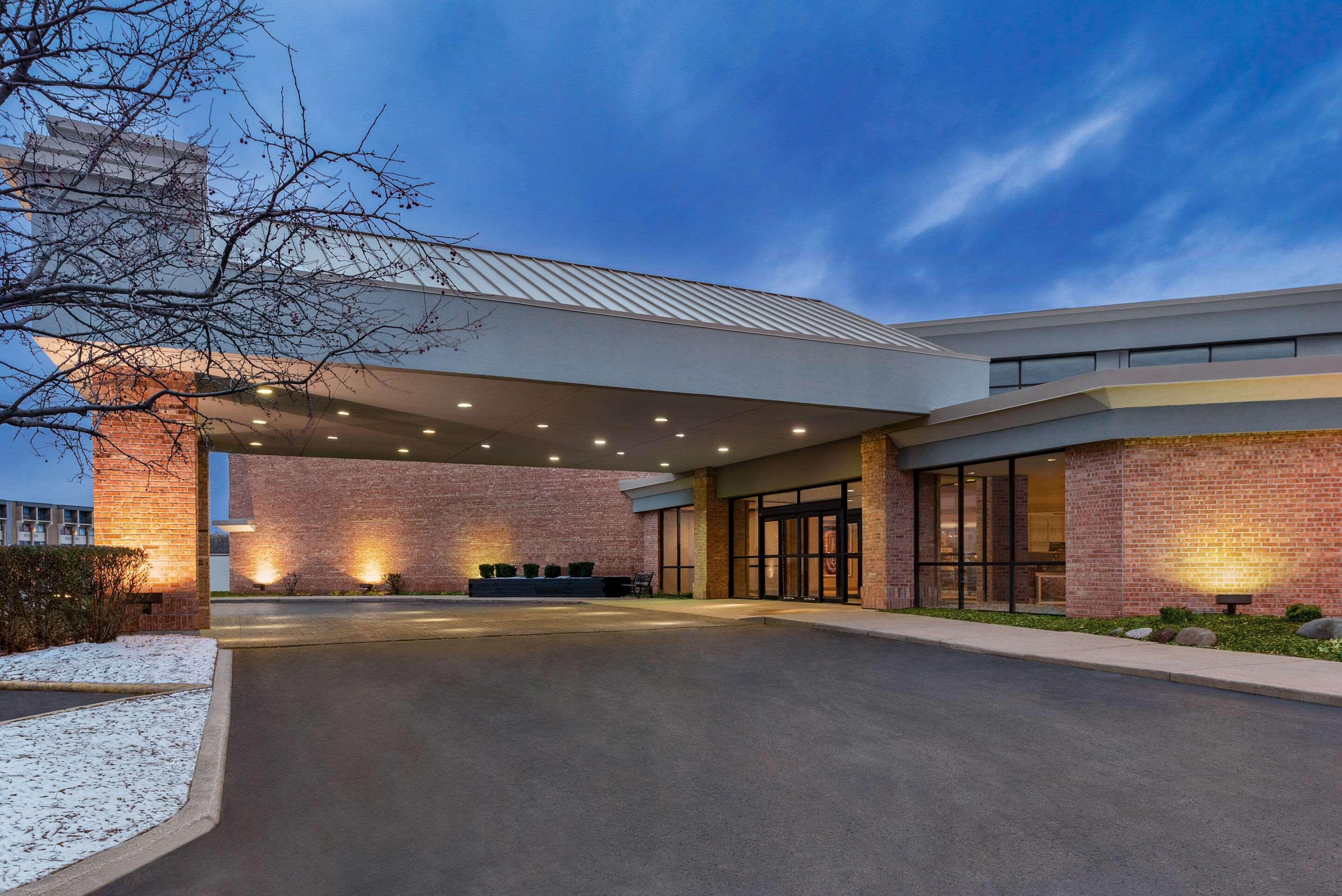 Clarion Hotel Milwaukee Airport Εξωτερικό φωτογραφία