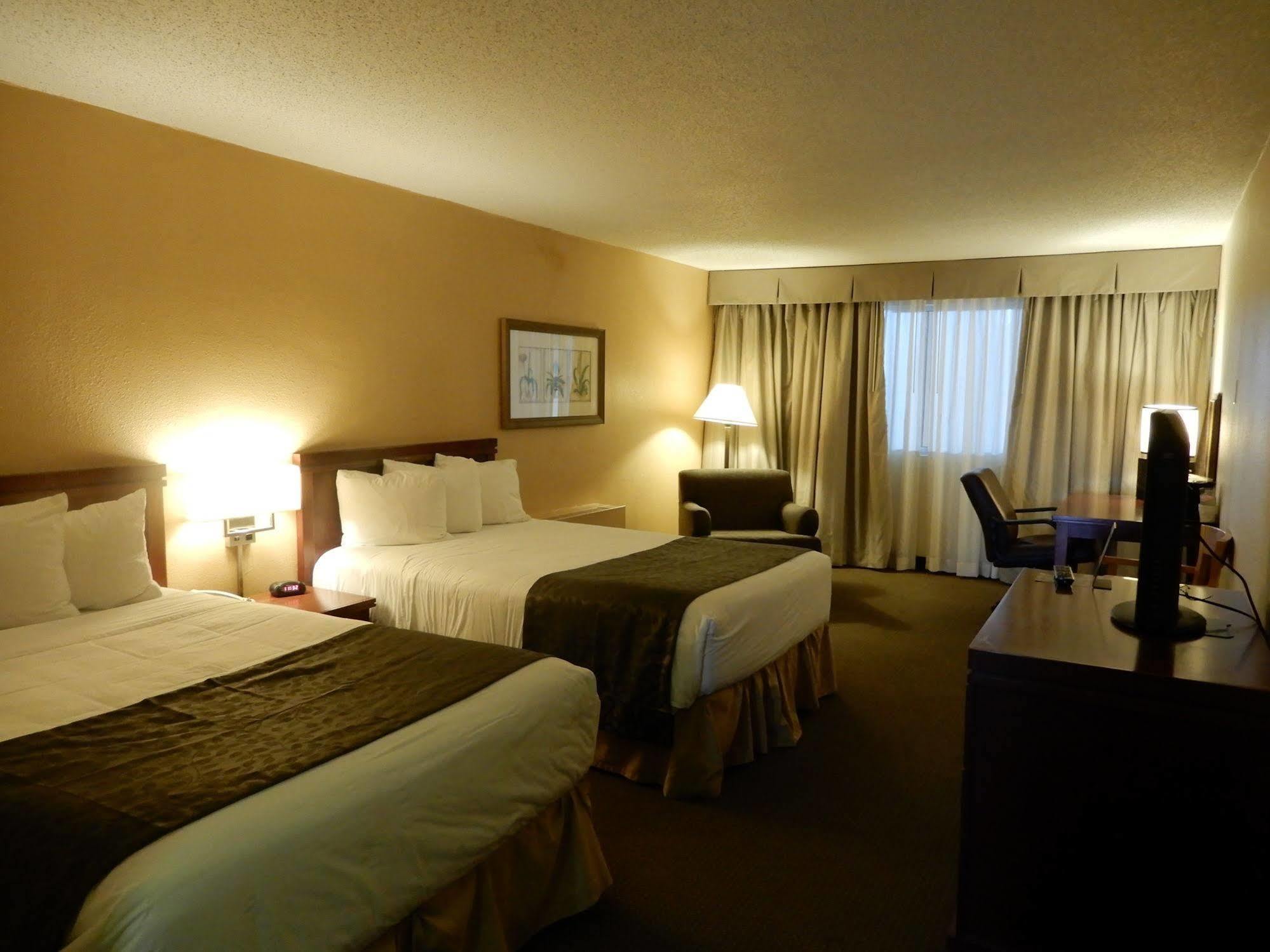 Clarion Hotel Milwaukee Airport Εξωτερικό φωτογραφία